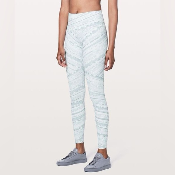 lululemon athletica Pants - Lululemon Wunder Under High Rise in rare pattern! 28 inch inseam